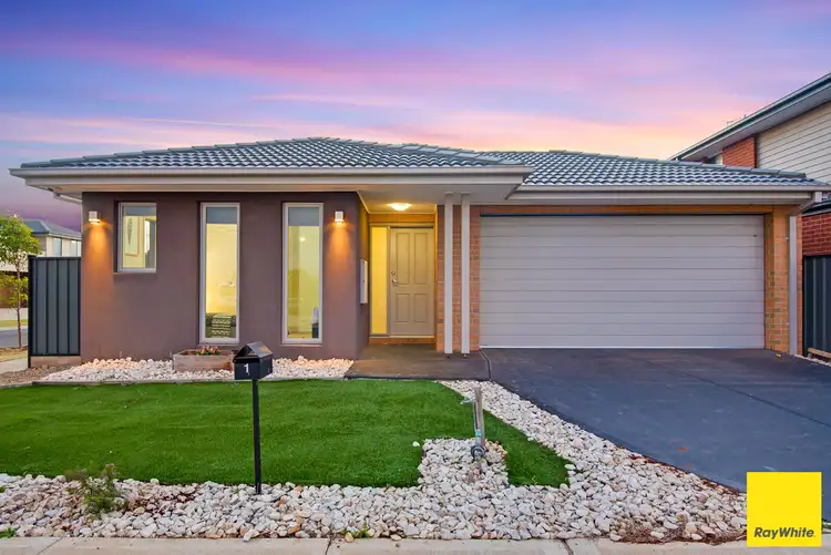 1 Larnook Crescent, Truganina VIC 3029