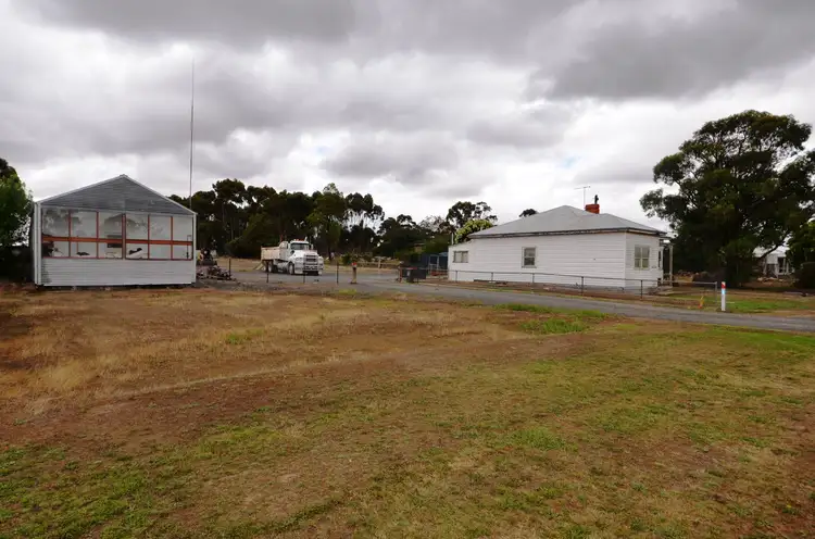 74 Montgomery Street, Skipton VIC 3361