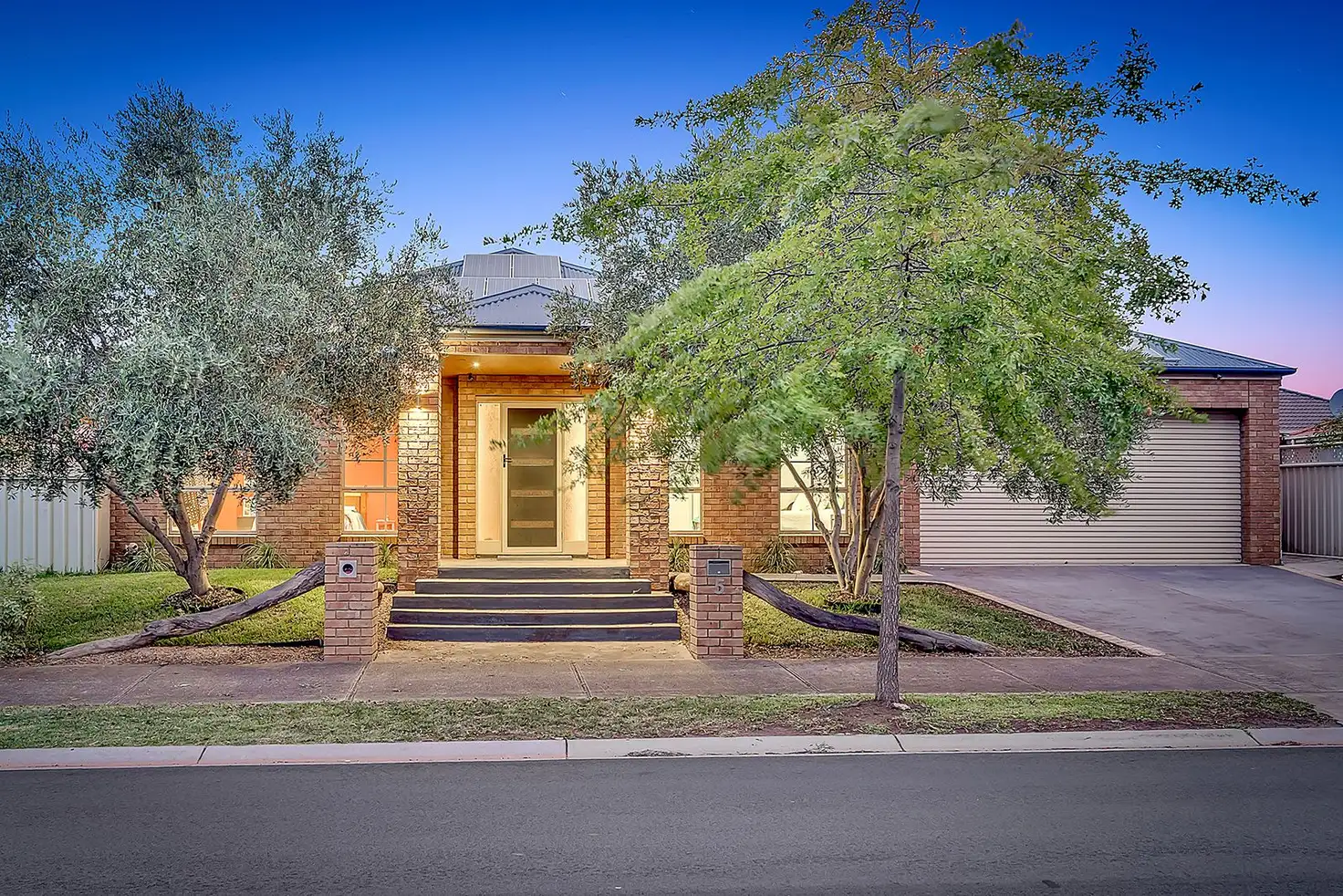 Main view of Homely house listing, 5 Creekwood Drive, Craigieburn VIC 3064