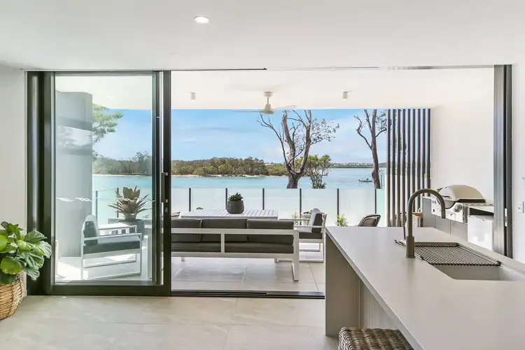 2/27 Bradman Avenue, Maroochydore QLD 4558
