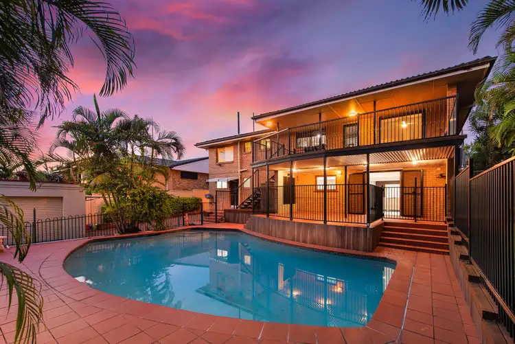 Main view of Homely house listing, 10 Lorinya Street, Mansfield QLD 4122