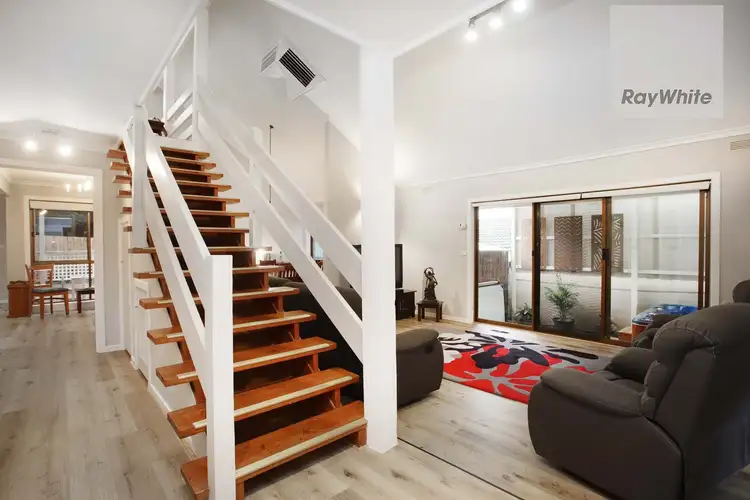 Fifth view of Homely house listing, 6 Thornleigh Place, Westmeadows VIC 3049