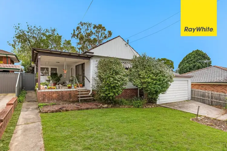 11 Evans Street, Peakhurst NSW 2210
