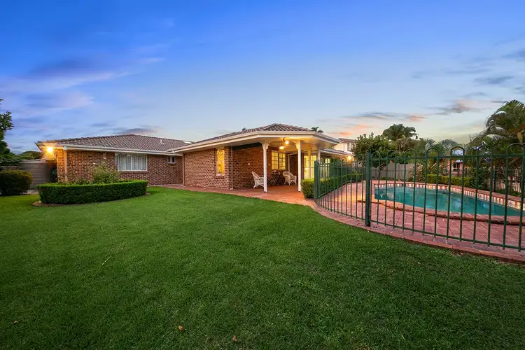 15 Bowles Street, Mount Ommaney QLD 4074