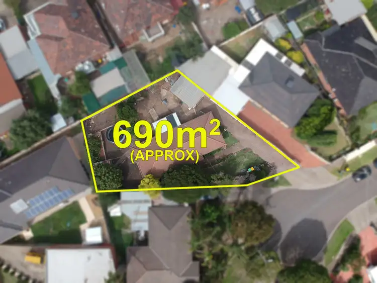 Second view of Homely house listing, 8 Lilydale Court, Thomastown VIC 3074