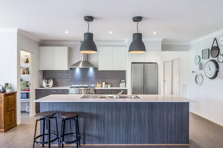 Fifth view of Homely house listing, 6 Antonio Close, Mount Evelyn VIC 3796