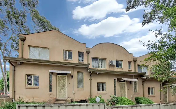 2/165 CHAPEL Road, Bankstown NSW 2200