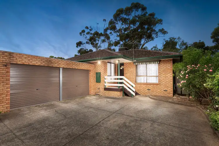 2/18 Coventry Crescent, Mill Park VIC 3082