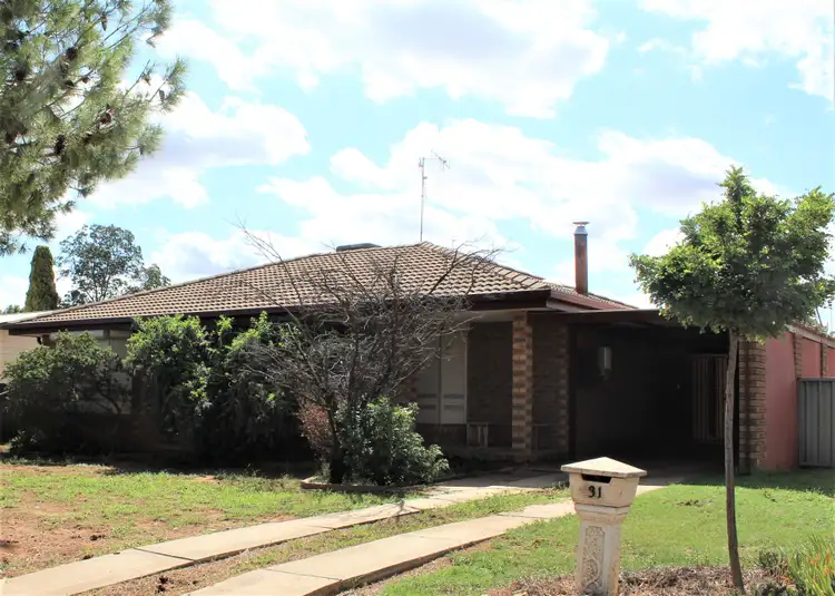 31 Lawson Street, Parkes NSW 2870