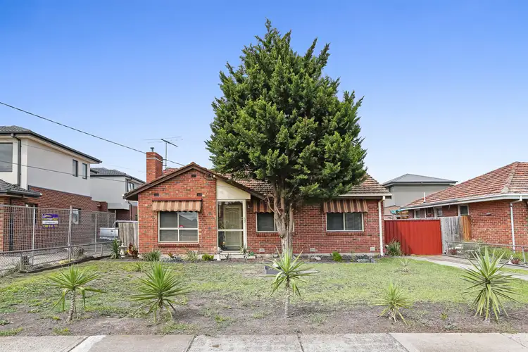 62 Isla Avenue, Glenroy VIC 3046