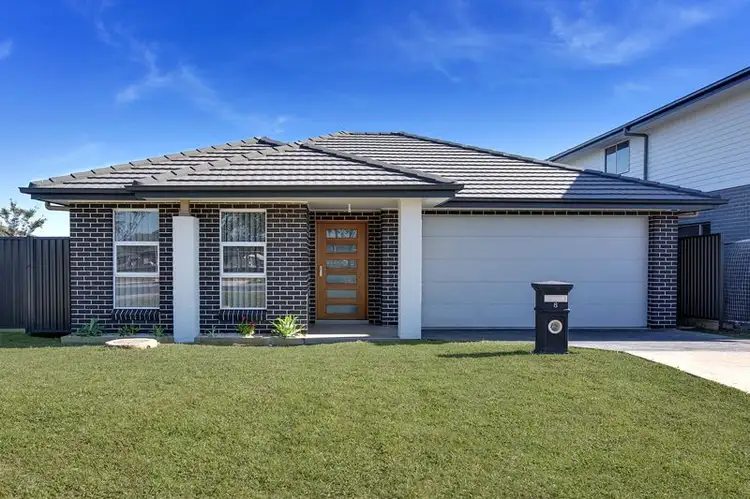 8 Wiregrass Avenue