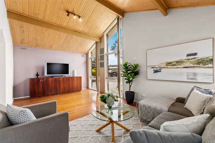 4A Landy Close, Mill Park VIC 3082