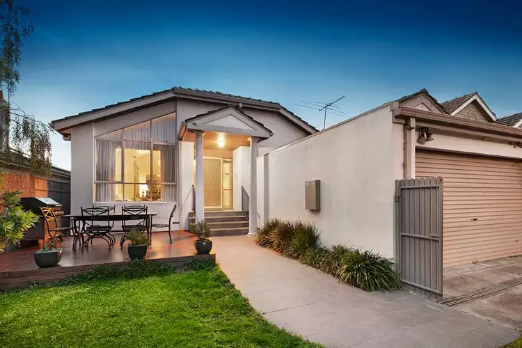 195 Koornang Road