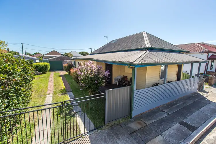 21 Howden Street, Carrington NSW 2294
