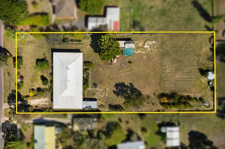 14 Newnham Drive, Romsey VIC 3434