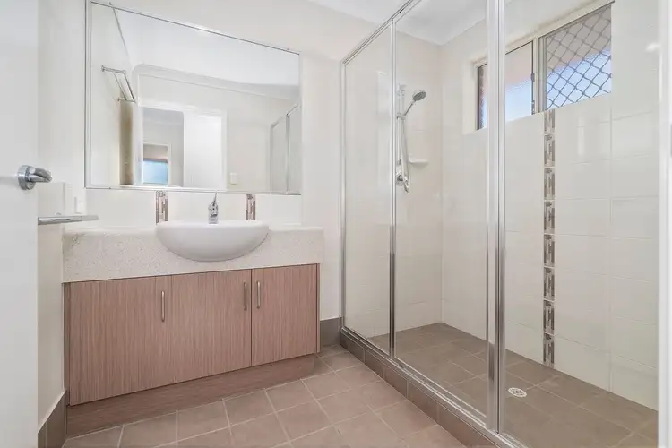 Fifth view of Homely unit listing, 4/39 Utakarra Road, Utakarra WA 6530