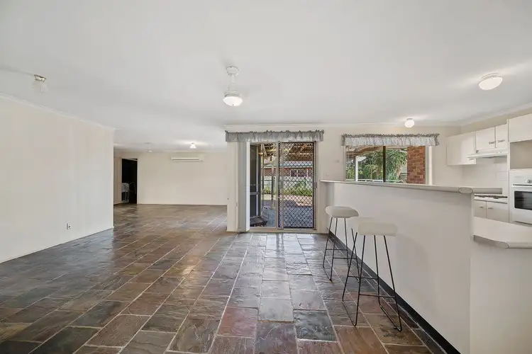 27 Illawarra Circuit, Worrigee NSW 2540