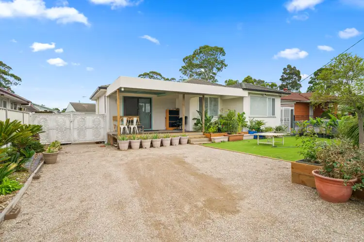 21 Corona Road, Fairfield West NSW 2165