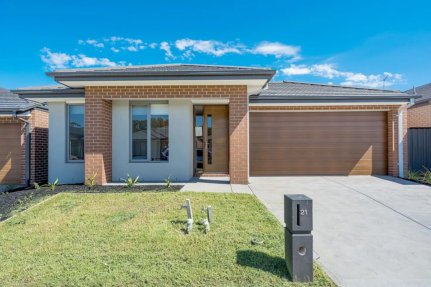 Main view of Homely house listing, 21 Mottlecah Circuit, Craigieburn VIC 3064