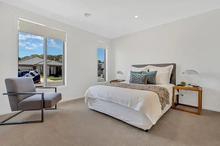 Second view of Homely house listing, 21 Mottlecah Circuit, Craigieburn VIC 3064