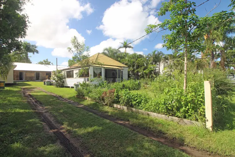 4 Thompson Street, Silkstone QLD 4304