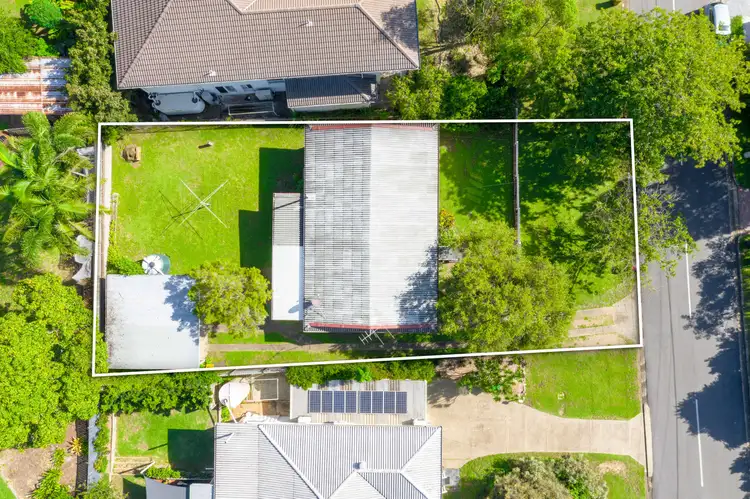 4 Alcester Street, Grange QLD 4051