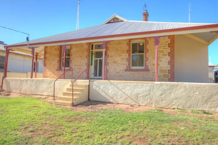 11 Thompson Street, Waikerie SA 5330