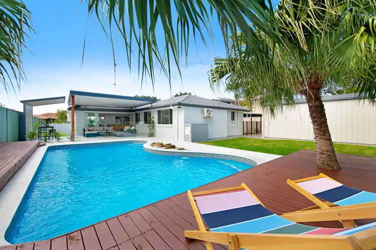 16 Volante Crescent, Mermaid Waters QLD 4218