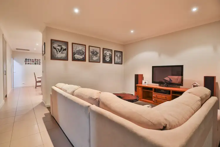 Second view of Homely house listing, 5 Lever Jary Court, Red Cliffs VIC 3496
