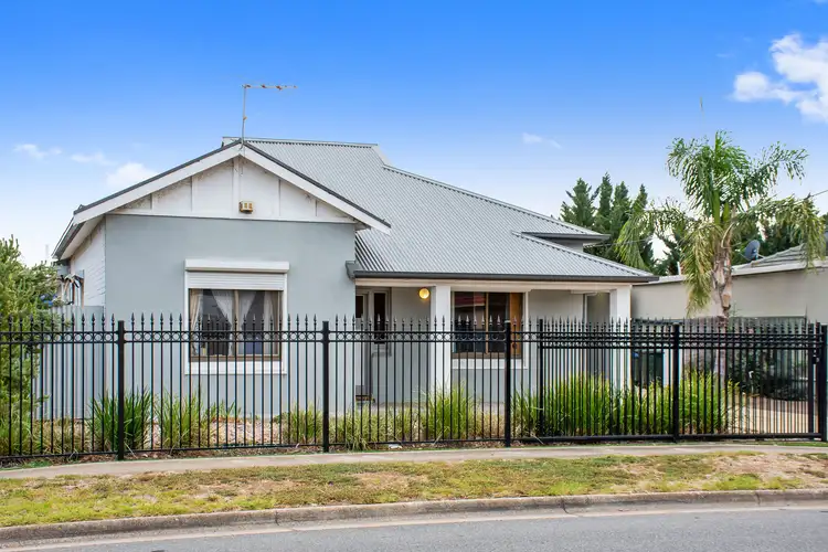 13 Mitchell Street West, Seaton SA 5023