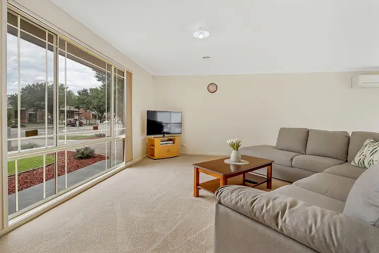 Fifth view of Homely house listing, 7 Waterdale Rise, Craigieburn VIC 3064