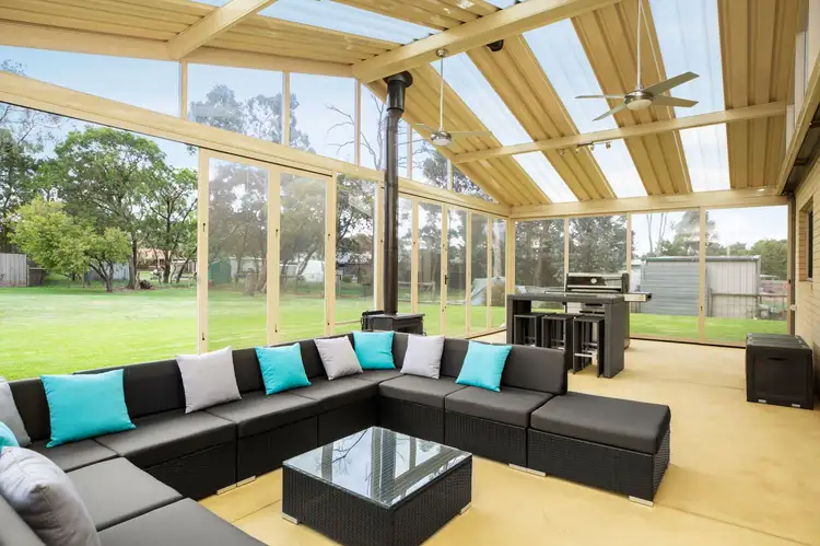 2/20 Gordon Crescent, Romsey VIC 3434