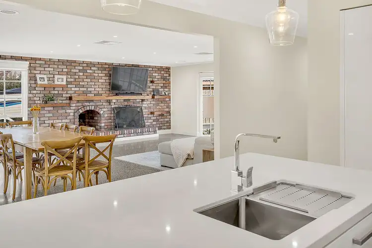 Sixth view of Homely house listing, 5 Clacton Court, Craigieburn VIC 3064