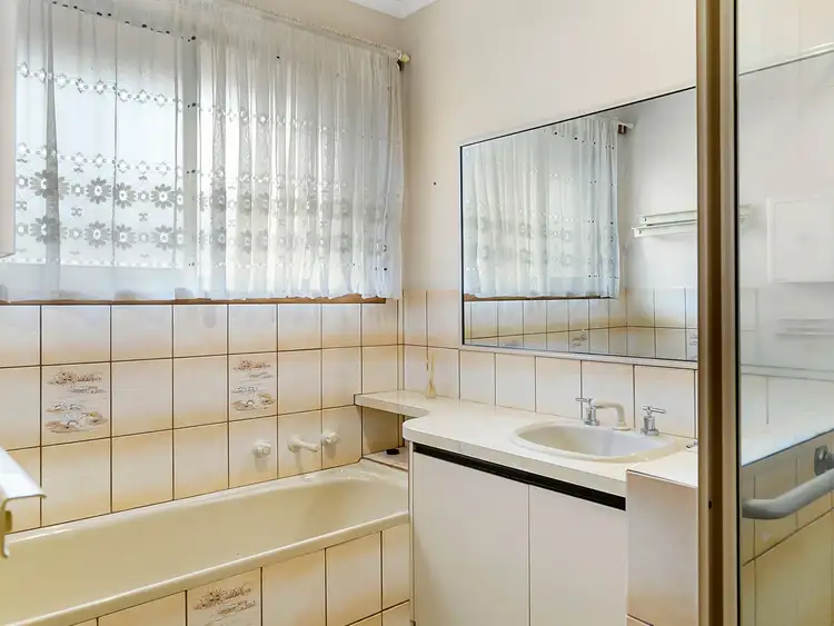Fifth view of Homely house listing, 114 Coish Avenue, Benalla VIC 3672