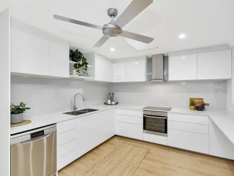 1/11 Pamela Court, Labrador QLD 4215