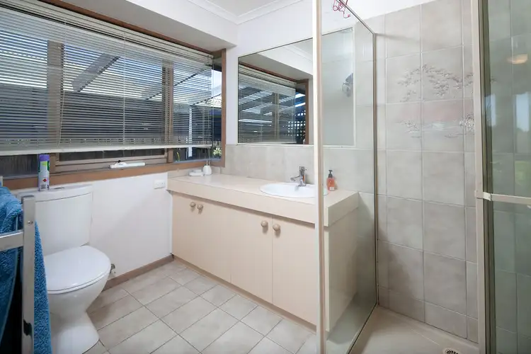 Fifth view of Homely house listing, 2 Bolton Court, Langwarrin VIC 3910
