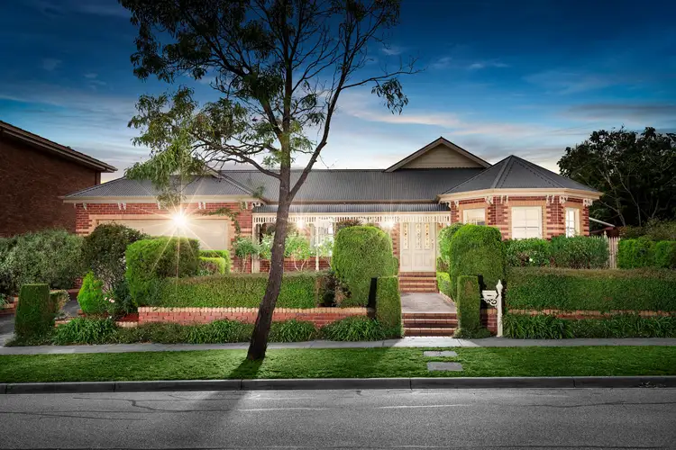 11 Whitecliffe Drive, Rowville VIC 3178