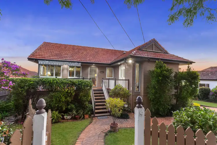 9 Berkeley Street, Holland Park QLD 4121