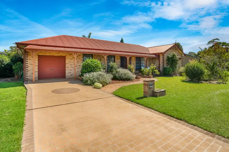 27 Lyrebird Drive, Nowra NSW 2541