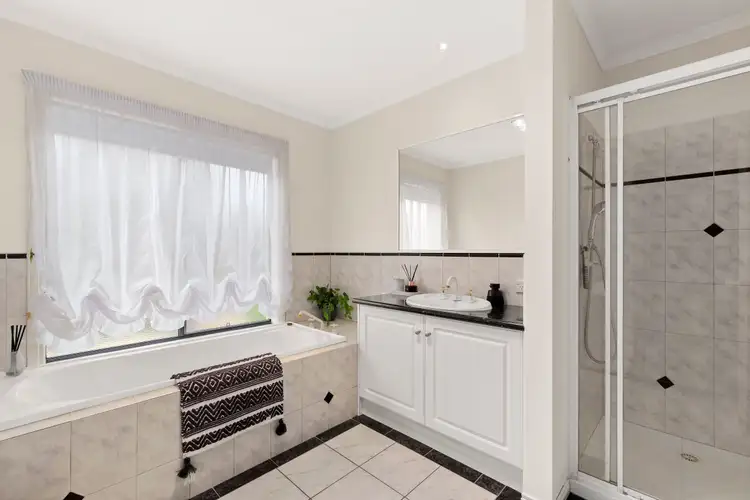 Sixth view of Homely house listing, 2 Saville Court, Rowville VIC 3178