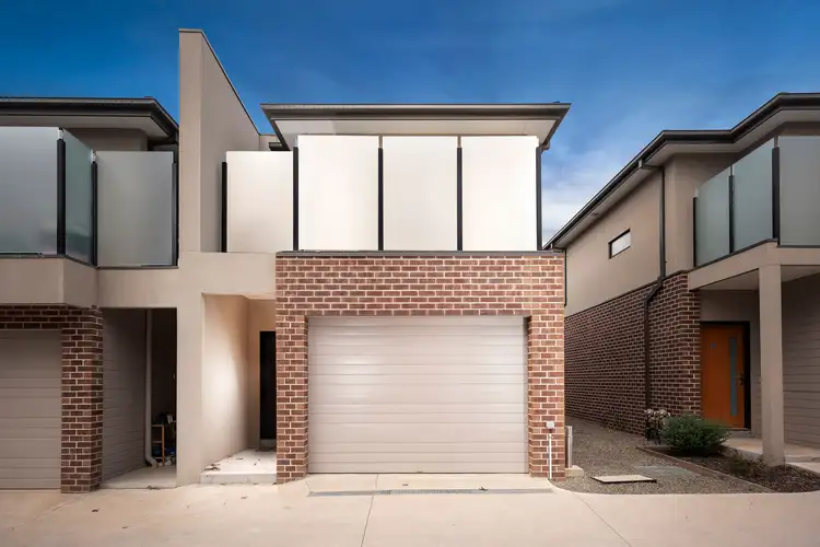 Main view of Homely townhouse listing, 8/5 Alwyn Street, Bayswater VIC 3153