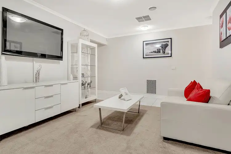 Seventh view of Homely house listing, 2 Bingin Place, Craigieburn VIC 3064