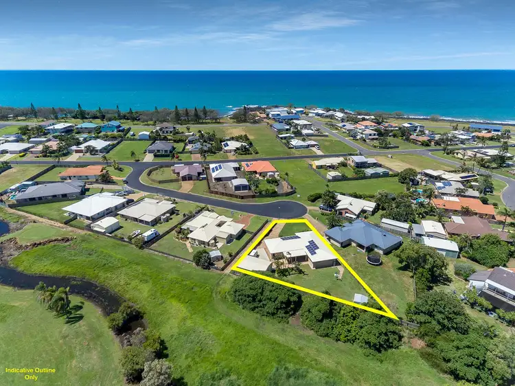 7 Blake Close, Coral Cove QLD 4670