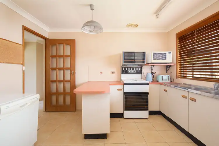 Fifth view of Homely house listing, 10 Leroy Close, Hillsborough NSW 2290