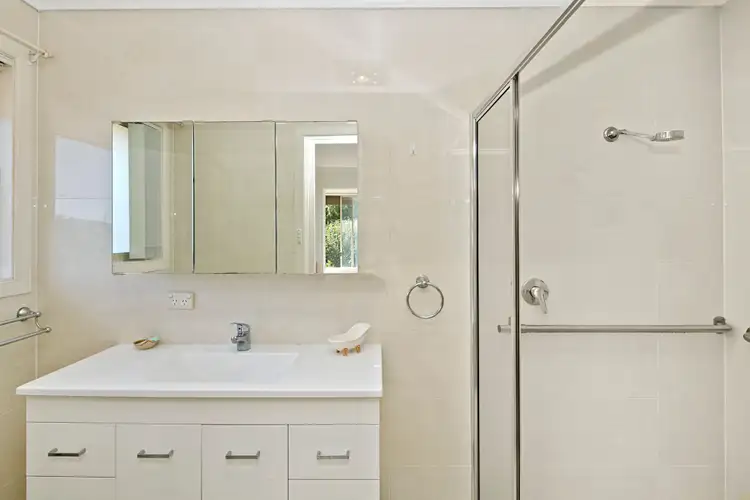 Sixth view of Homely house listing, 5 Oakwood Avenue, Goulburn NSW 2580