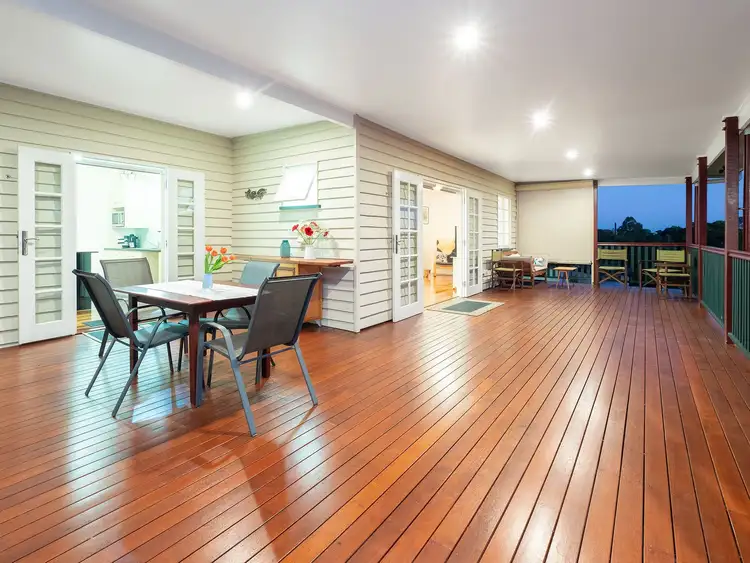 11 Melba Crescent, Holland Park QLD 4121