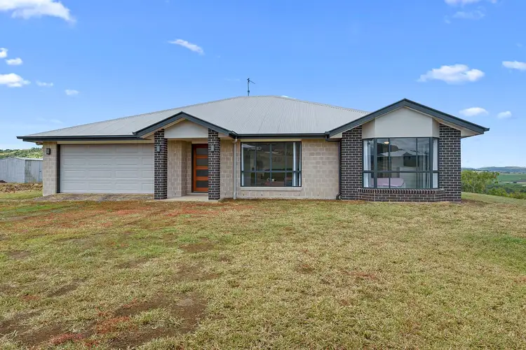 8 Sunshine Way, Kingsthorpe QLD 4400
