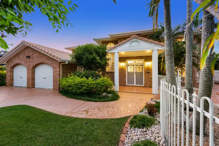 10 Troon Place, Carindale QLD 4152