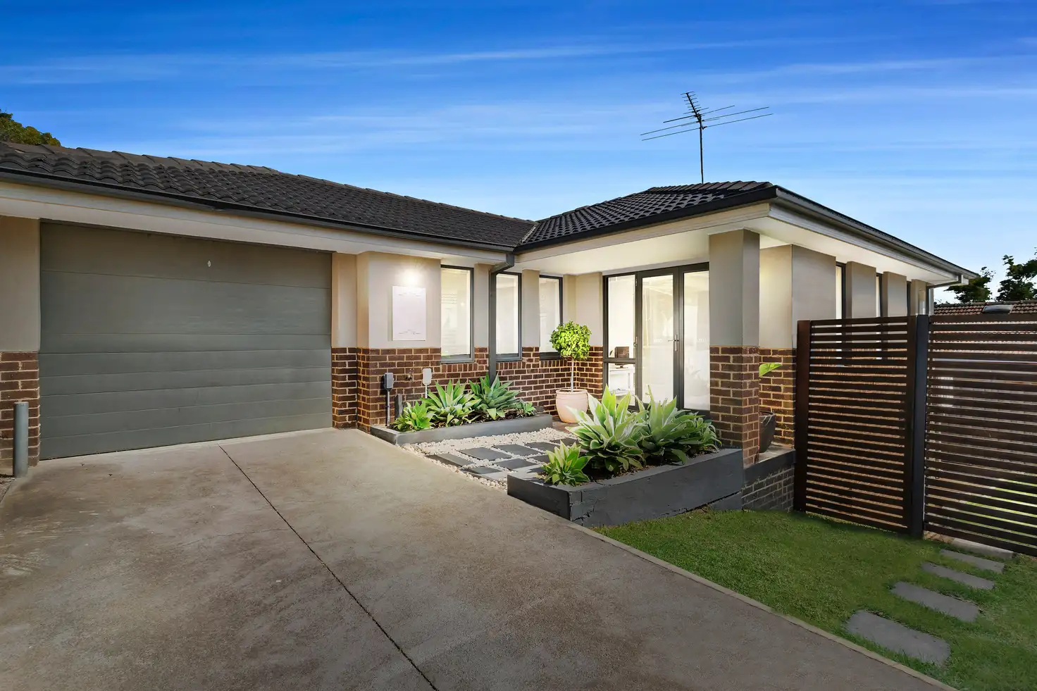 Main view of Homely townhouse listing, 2/35 Binalong Avenue, Chadstone VIC 3148