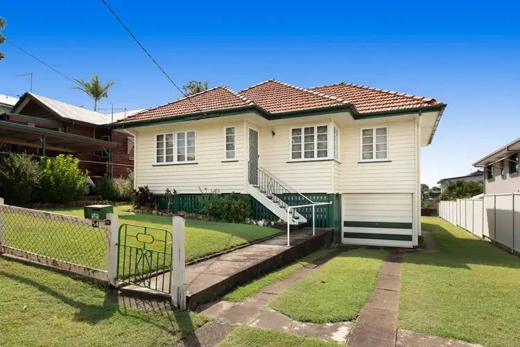 54 Brisbane Avenue, Camp Hill QLD 4152